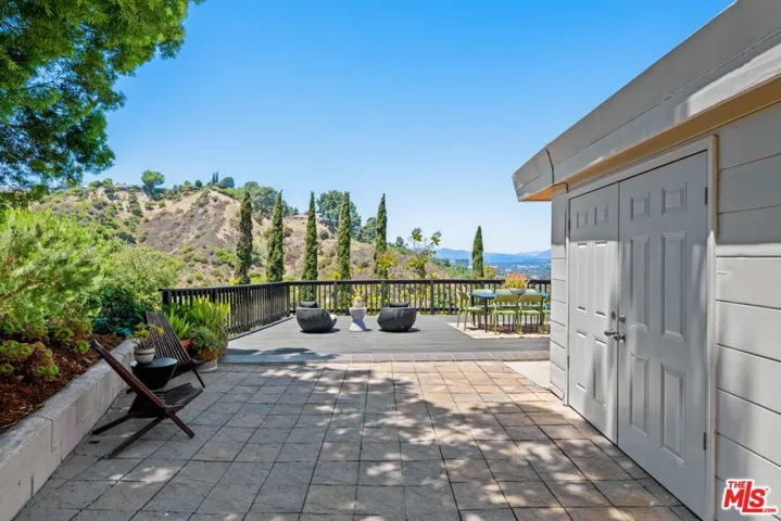 14947 Rhinestone Drive, Sherman Oaks, California 91403