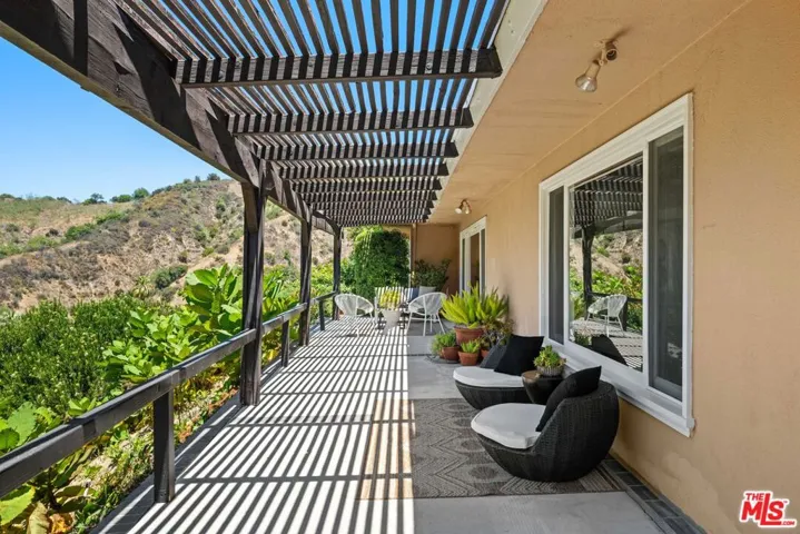 14947 Rhinestone Drive, Sherman Oaks, California 91403