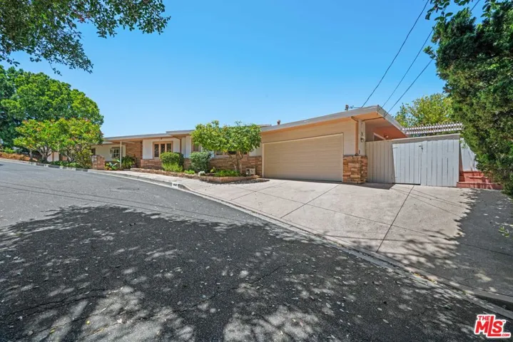 14947 Rhinestone Drive, Sherman Oaks, California 91403