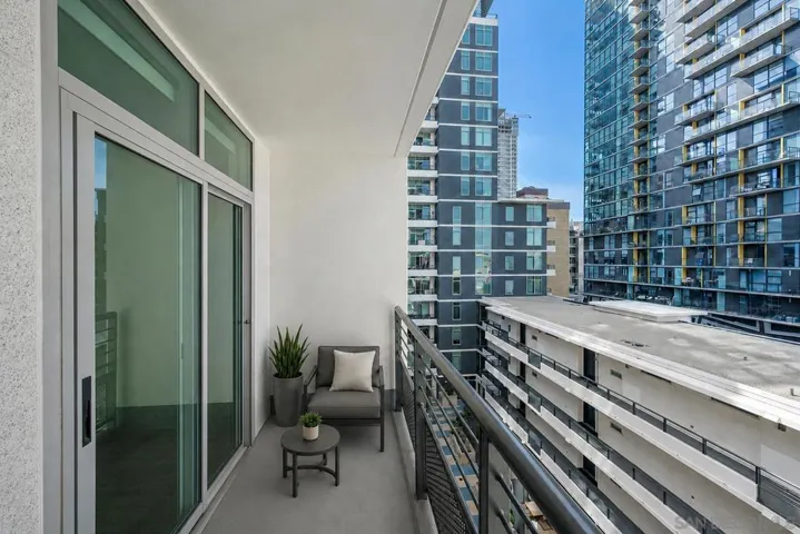 https://zimg.paragon.ice.com/ParagonImages/Property/PA/SDMLS/260015101/5/120/90/418eba8f3eb62211354e7173a54c22ef/3/8969a579ca5a1393864b67a9042fcad2/260015101-18E21562-8D66-4068-878C-37A7E72FD461.JPG