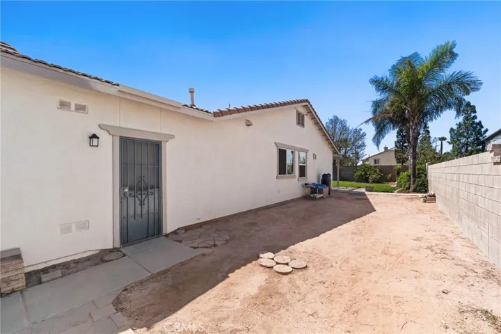 16339 Basswood Lane, Fontana, California 92336