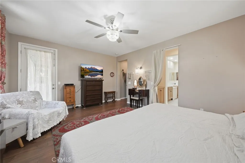 Primary room access to backyard