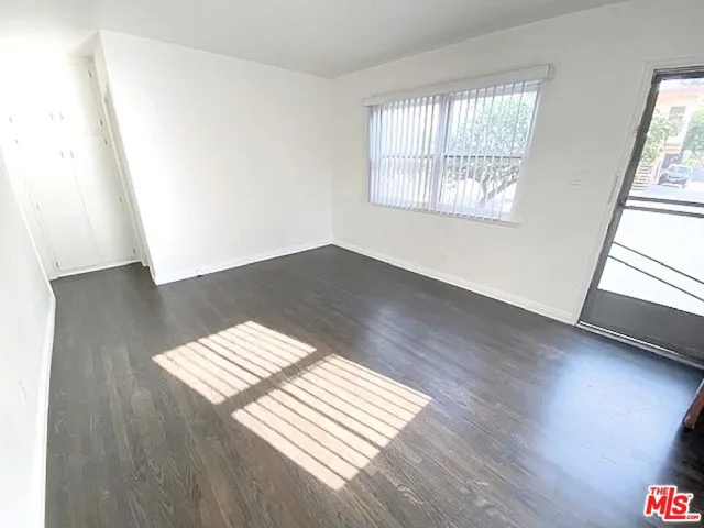 345 Burchett Street, Glendale, California 91203