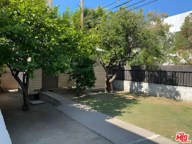 345 Burchett Street, Glendale, California 91203