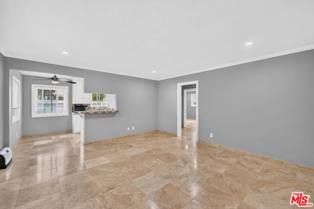 spacious living/dining area