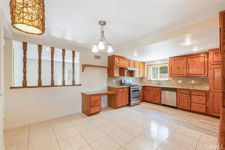 129 E Rancho, Corona, California 92879