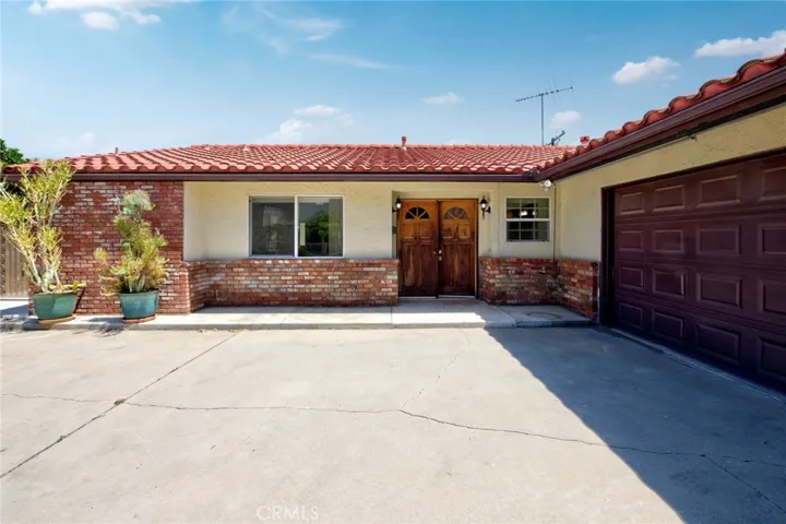 129 E Rancho, Corona, California 92879