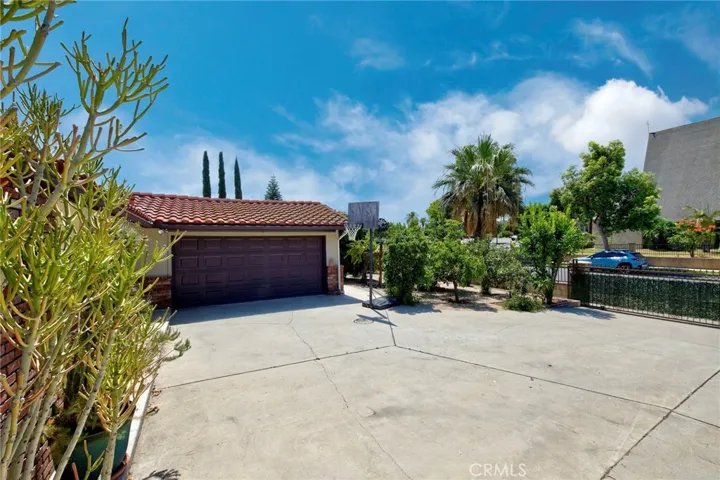 129 E Rancho, Corona, California 92879