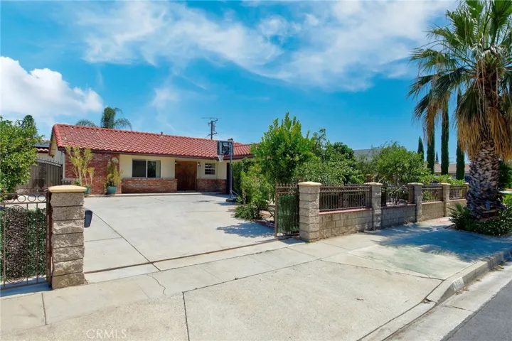 129 E Rancho, Corona, California 92879