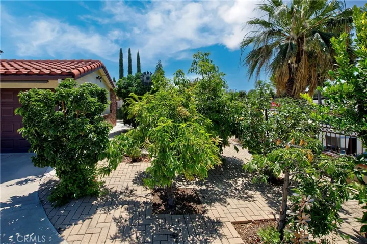 129 E Rancho, Corona, California 92879