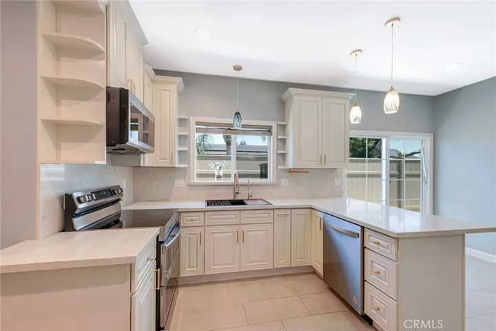 129 E Rancho, Corona, California 92879