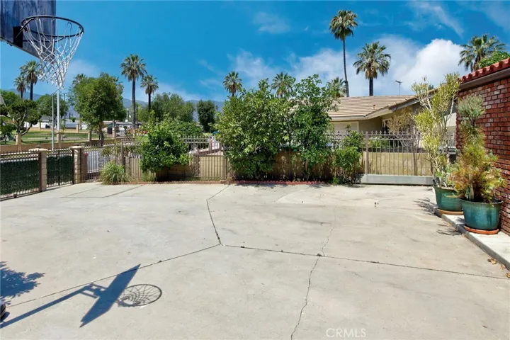 129 E Rancho, Corona, California 92879