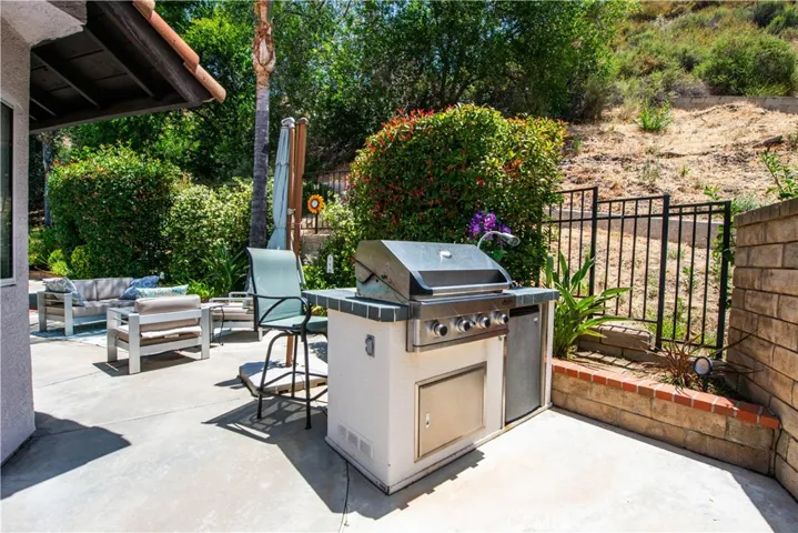 28722 Darrow, Saugus, California 91390