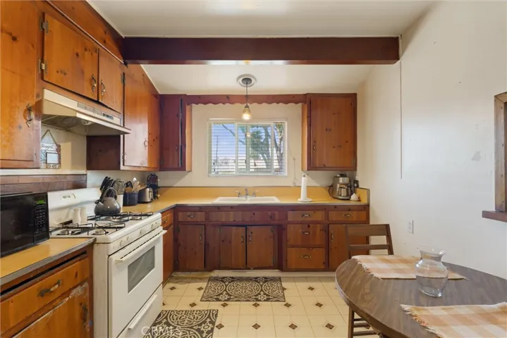 934 E Arlington, Compton, California 90221