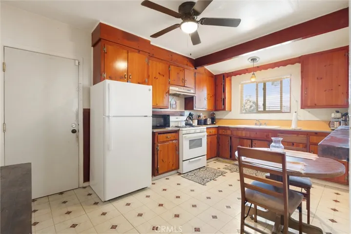 934 E Arlington, Compton, California 90221