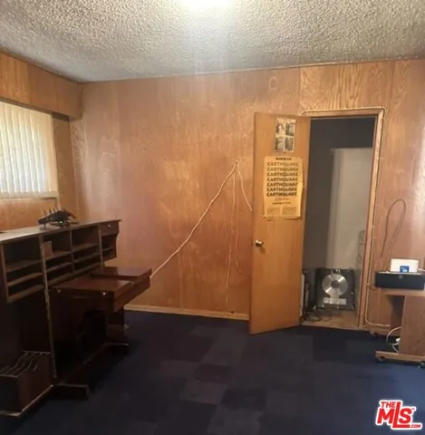 Den Office