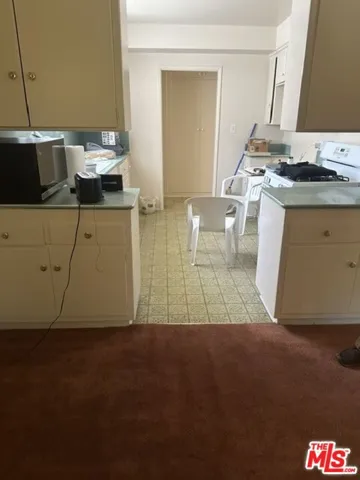 Kitchen entry