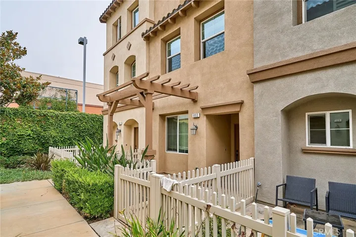 853 E Hollyvale, Azusa, California 91702