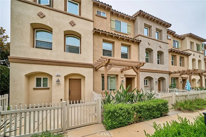 853 E Hollyvale, Azusa, California 91702