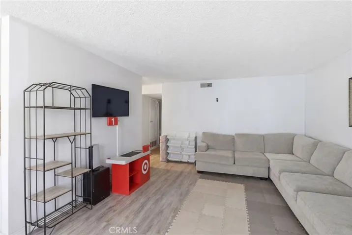 700 W La Veta, Orange, California 92868