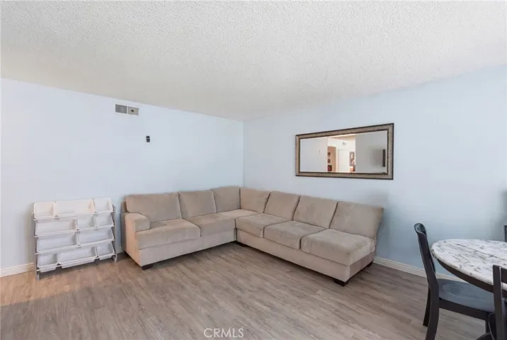 700 W La Veta, Orange, California 92868