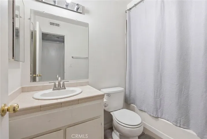 700 W La Veta, Orange, California 92868