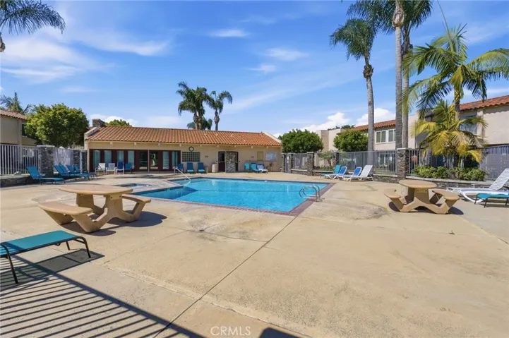 700 W La Veta, Orange, California 92868