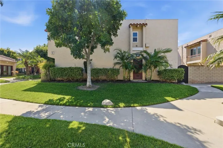 700 W La Veta, Orange, California 92868