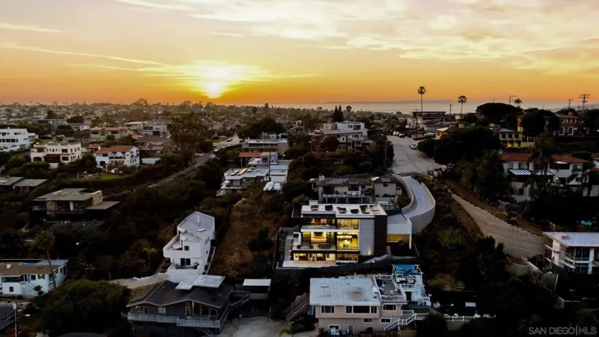 2035 Evergreen St, San Diego, California 92106