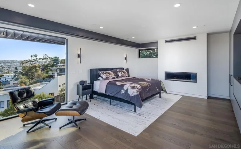 2035 Evergreen St, San Diego, California 92106