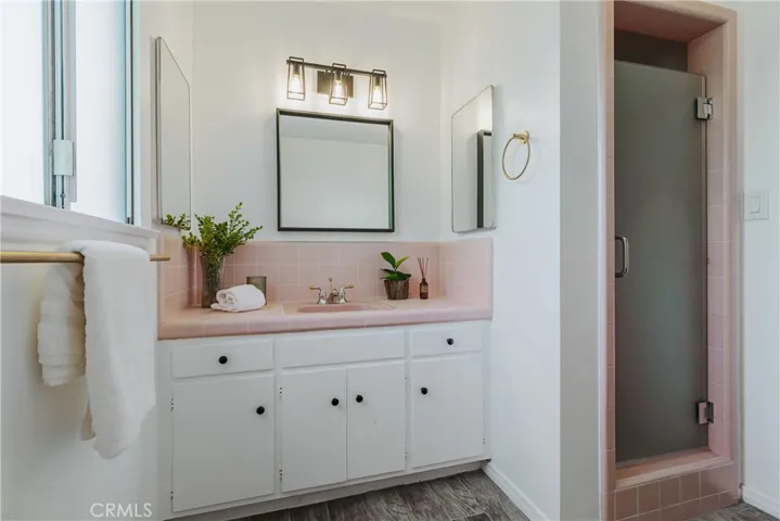 3550 La Crescenta Avenue, Glendale, California 91208