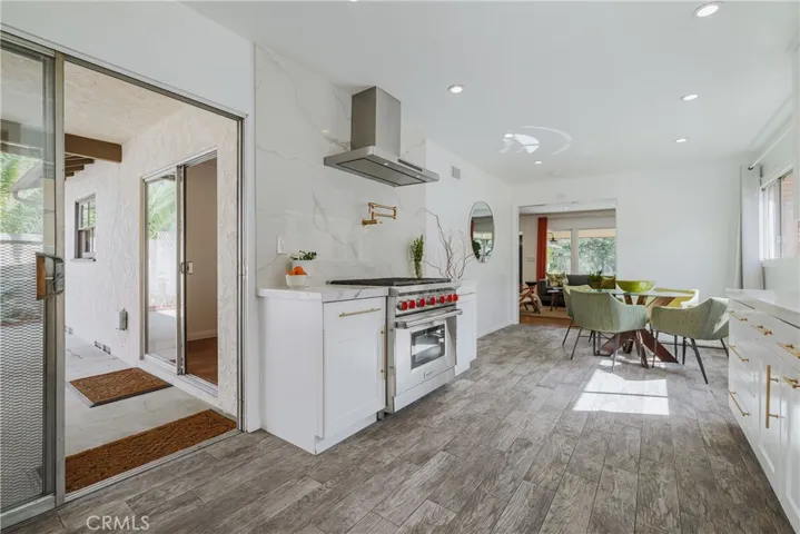3550 La Crescenta Avenue, Glendale, California 91208