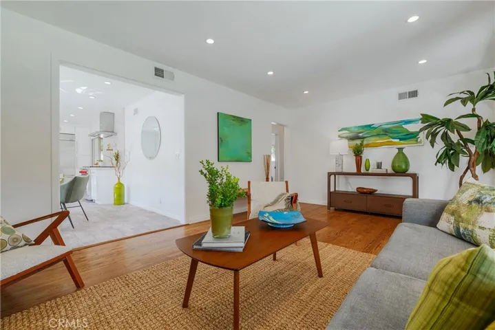 3550 La Crescenta Avenue, Glendale, California 91208