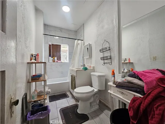 1070 N Alma, Los Angeles, California 90063