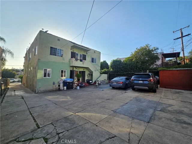1070 N Alma, Los Angeles, California 90063