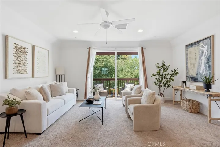 2nd level - Living Room