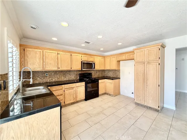 507 Lassa Way, Perris, California 92571