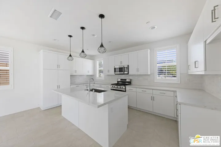 35923 Hinksey Street, Palm Desert, California 92211