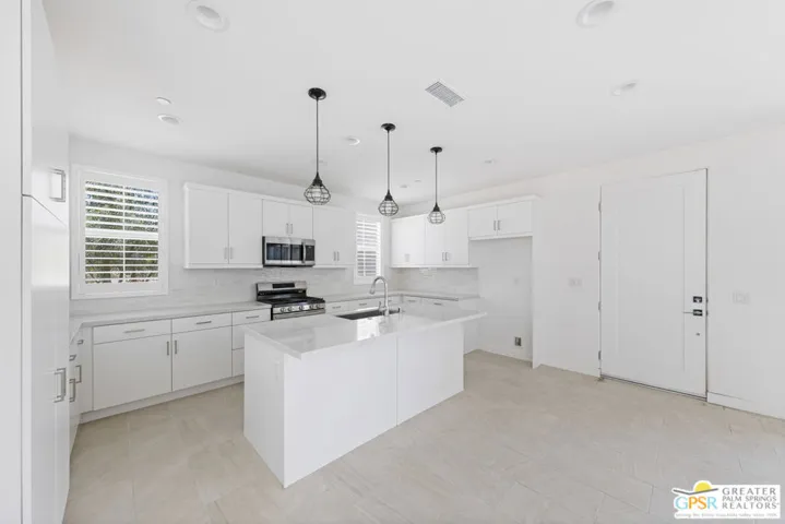 35923 Hinksey Street, Palm Desert, California 92211