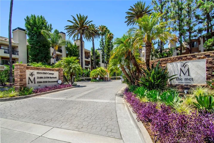 5520 Owensmouth Avenue 117, Woodland Hills, California 91367