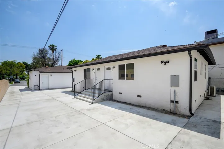 1007 W Angeleno Avenue 103, Burbank, California 91506