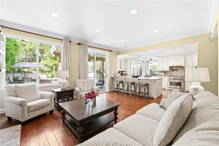 Kitchen open to familyroom