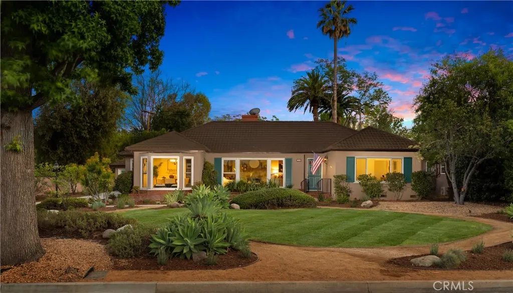 166 W Las Flores Ave