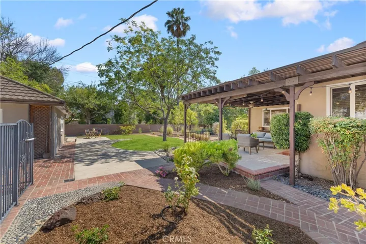 166 W Las Flores Avenue, Arcadia, California 91007