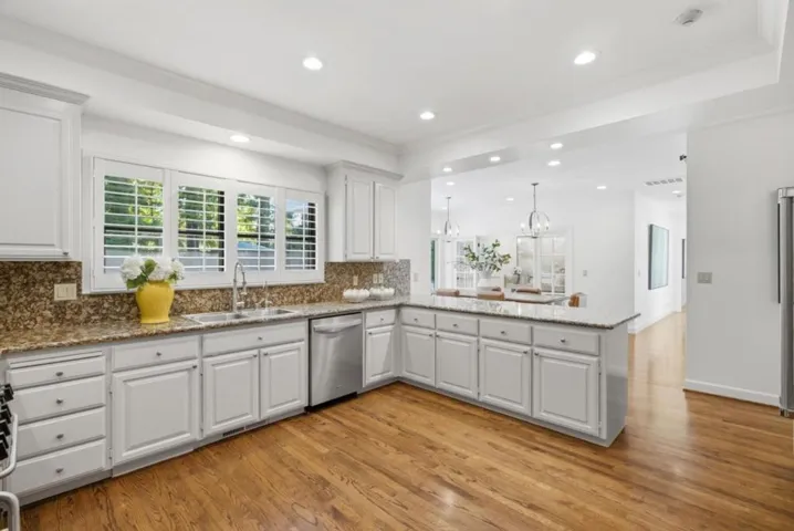 306 Walsh Road, Atherton, California 94027