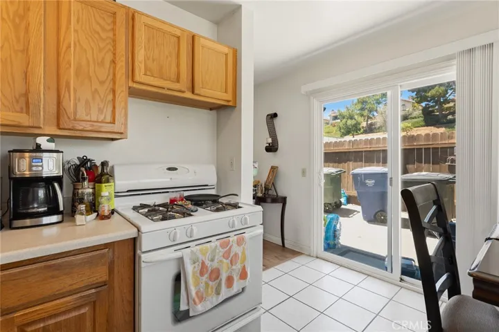 784 Hillcrest Drive, Camarillo, California 93012