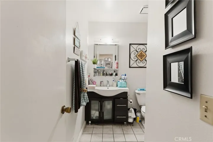 784 Hillcrest Drive, Camarillo, California 93012