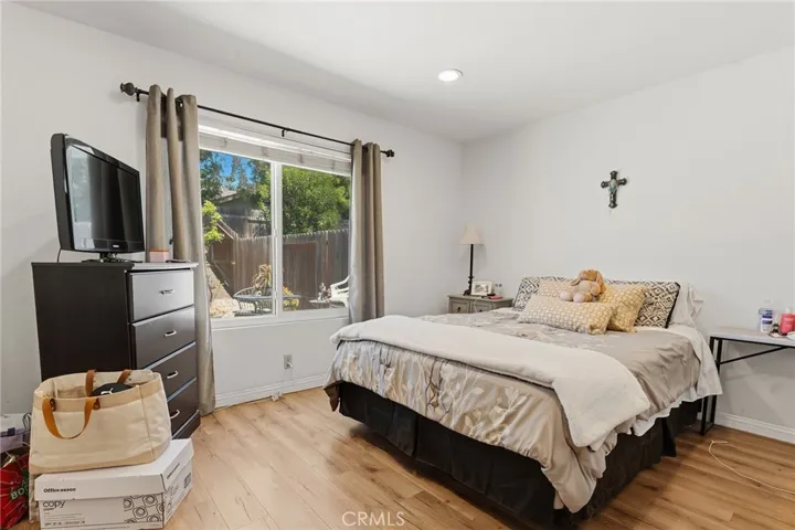 784 Hillcrest Drive, Camarillo, California 93012