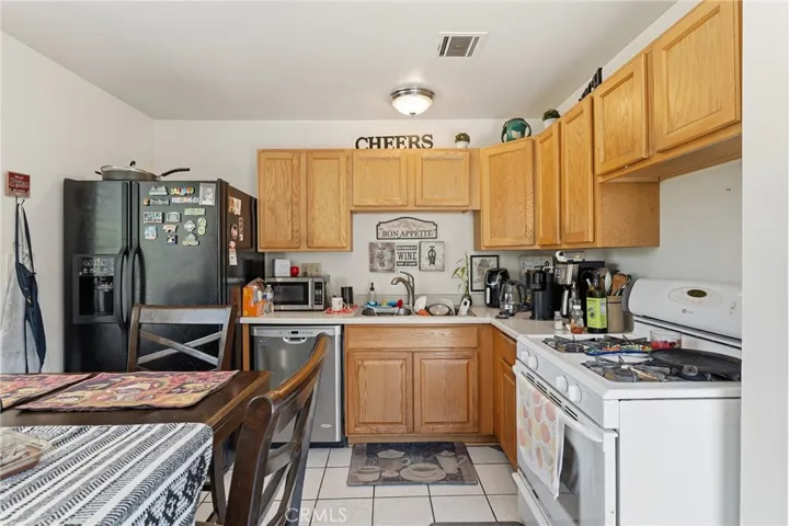 784 Hillcrest Drive, Camarillo, California 93012