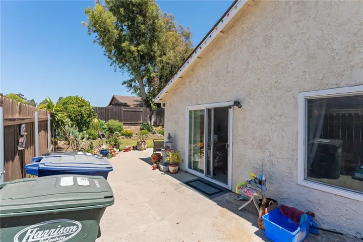 784 Hillcrest Drive, Camarillo, California 93012